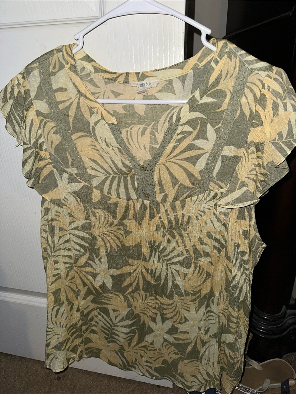 Olive & Beige Tropical Print Flutter Sleeve Top
